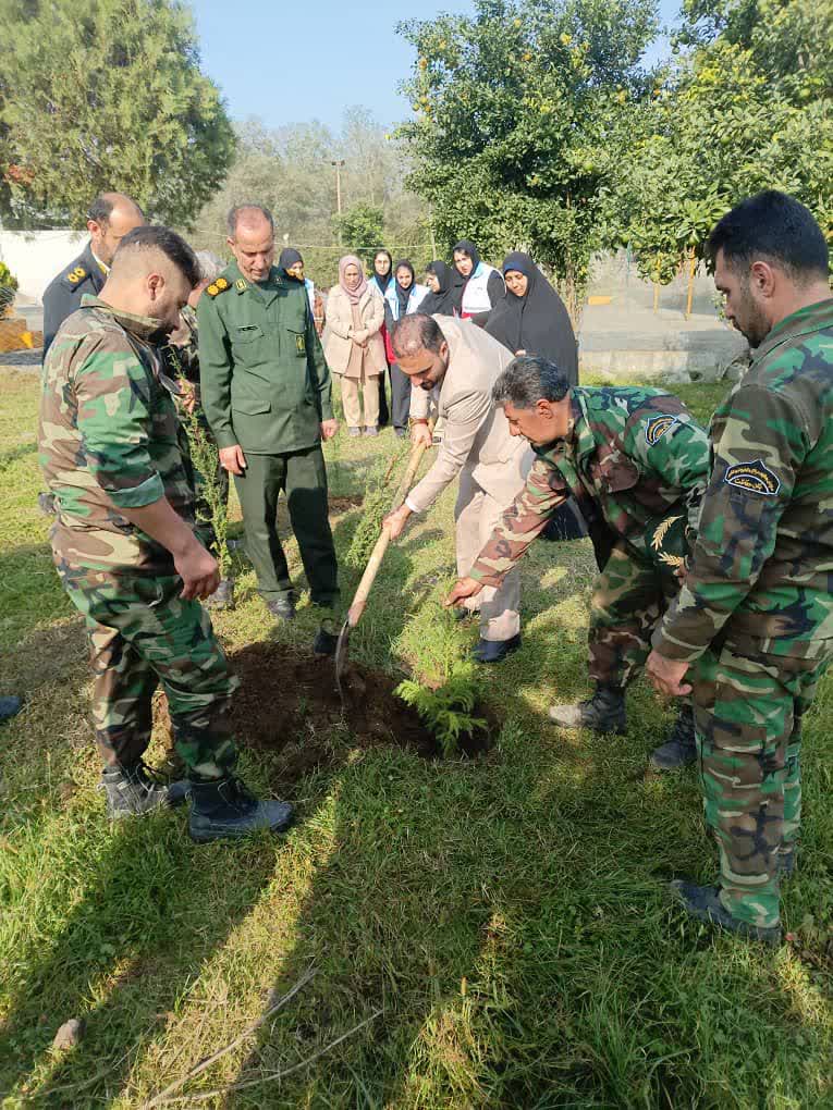پویش نهالکاری میرزا کوچک خان جنگلی در لنگرود انجام شد